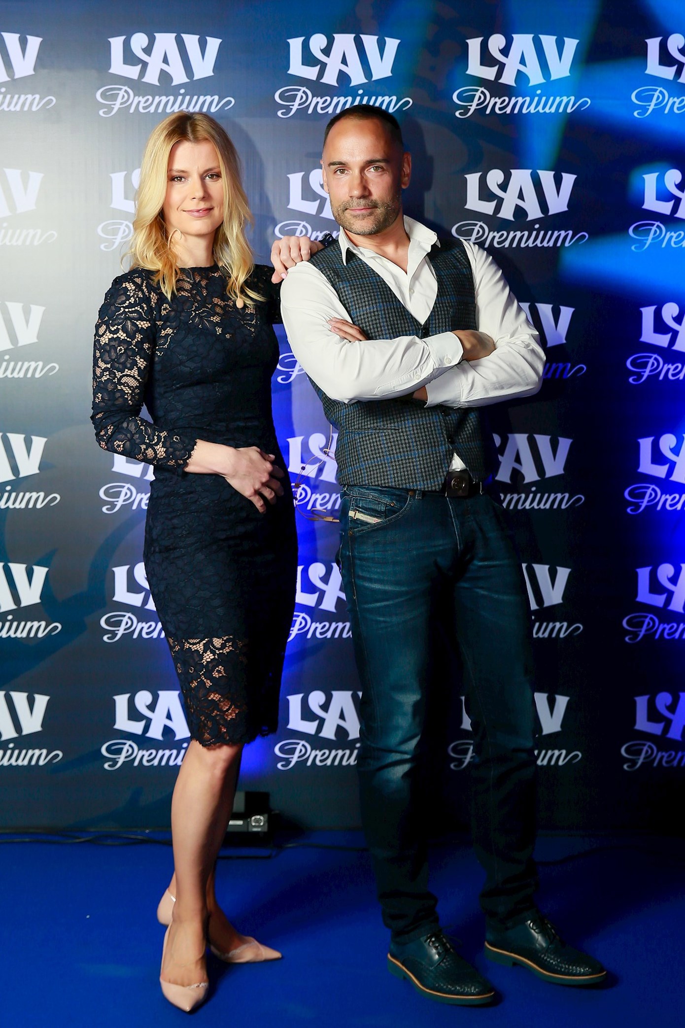 Voditeljka, Nataša Miljković i glumac, Srđan Timarov